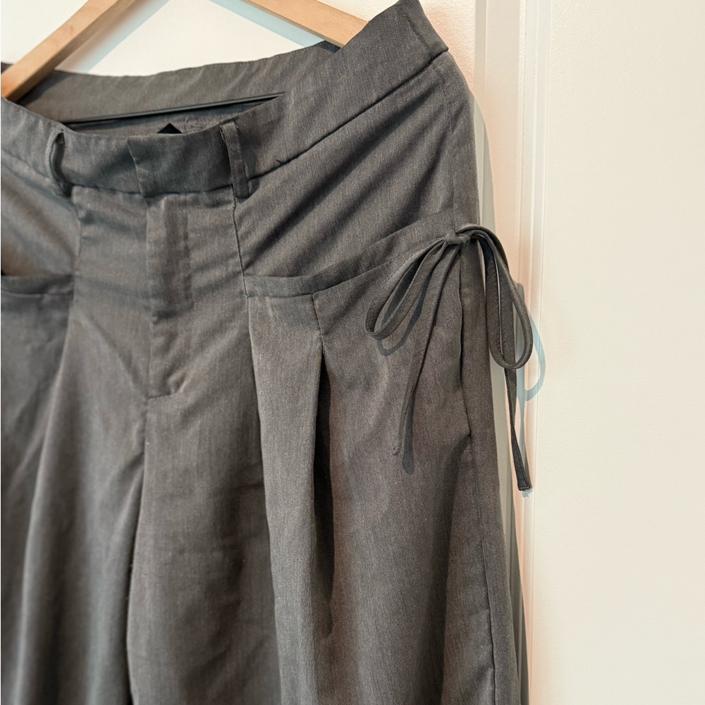 Stylish Gray Pleated Pants with Side Tie